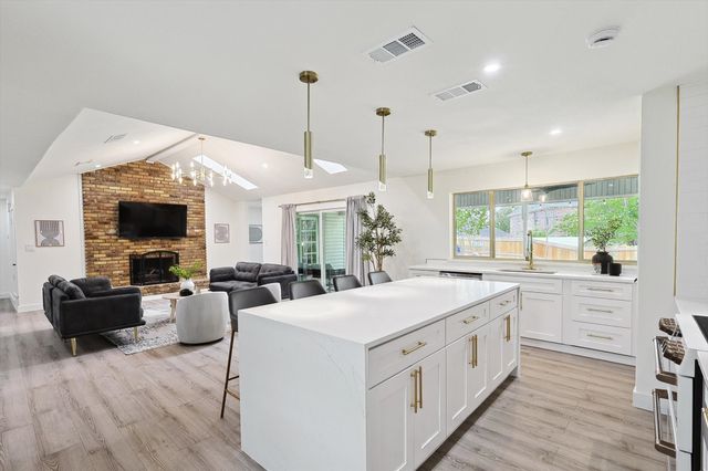 1208 Mayleaf Drive, Irving, TX 75060