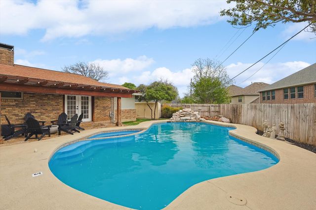 1208 Mayleaf Drive, Irving, TX 75060