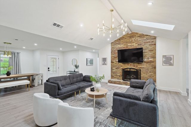 1208 Mayleaf Drive, Irving, TX 75060