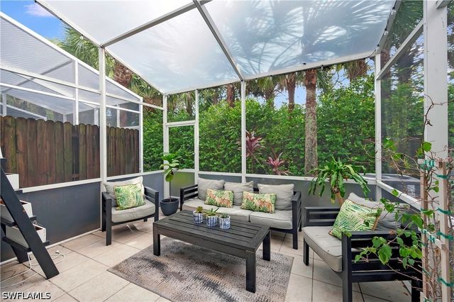 16082 Caldera LN, Naples, FL 34110
