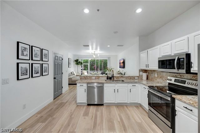 16082 Caldera LN, Naples, FL 34110