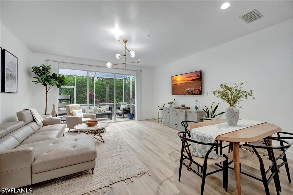 16082 Caldera LN, Naples, FL 34110