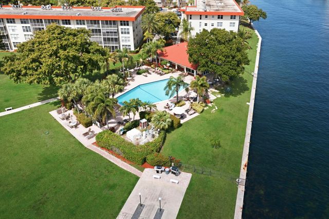 3000 NE 48th Court 406, Lighthouse Point, FL 33064