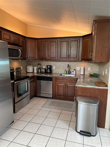 6307 Kaiwiki Place, Honolulu, HI 96825