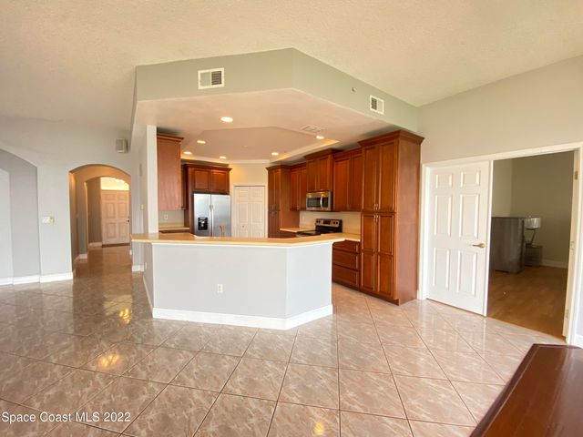 1835 Minutemen Causeway 103, Cocoa Beach, FL 32931