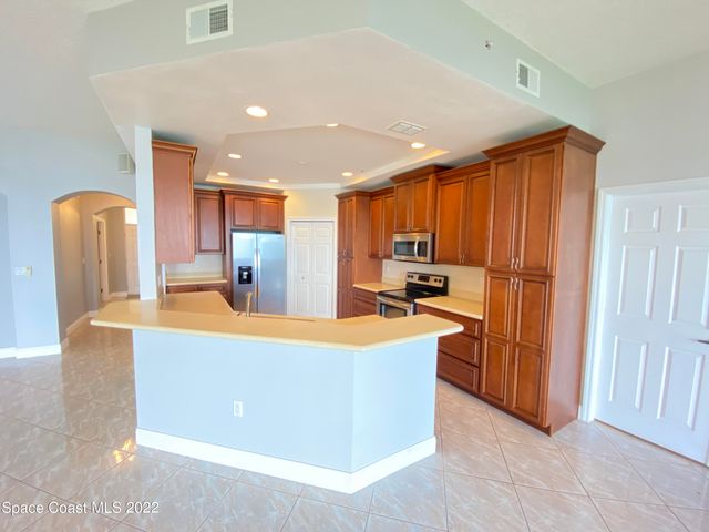 1835 Minutemen Causeway 103, Cocoa Beach, FL 32931