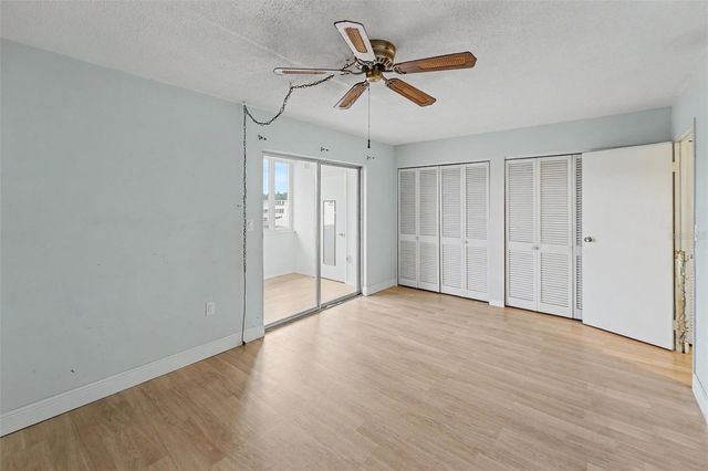951 79TH AVENUE N APT 322, St Petersburg, FL 33702