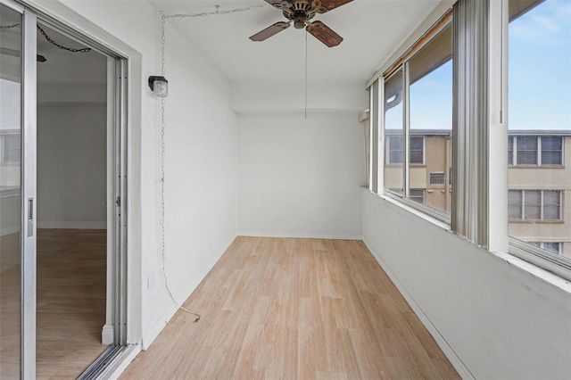 951 79TH AVENUE N APT 322, St Petersburg, FL 33702