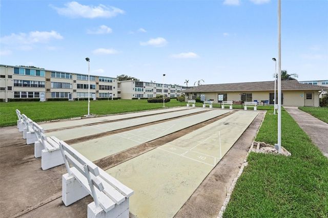 951 79TH AVENUE N APT 322, St Petersburg, FL 33702