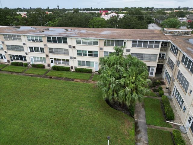 951 79TH AVENUE N APT 322, St Petersburg, FL 33702