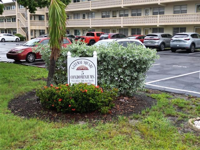 951 79TH AVENUE N APT 322, St Petersburg, FL 33702