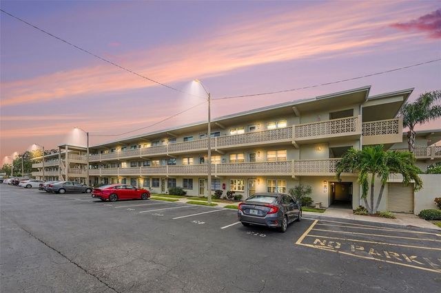951 79TH AVENUE N APT 322, St Petersburg, FL 33702