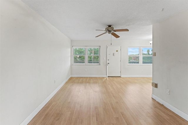 951 79TH AVENUE N APT 322, St Petersburg, FL 33702