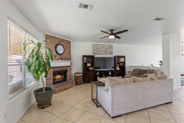 2312 Green Mere Drive, Arlington, TX 76001
