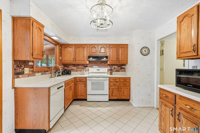 6 Hillcrest Road, Bethel, CT 06801