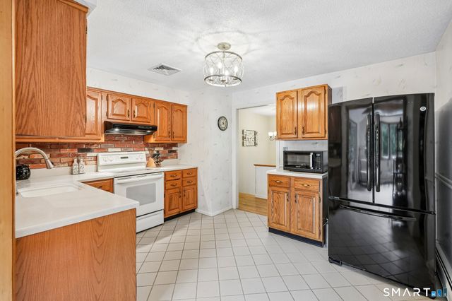 6 Hillcrest Road, Bethel, CT 06801