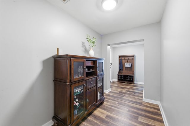 701 E 57th St S, Wichita, KS 67216