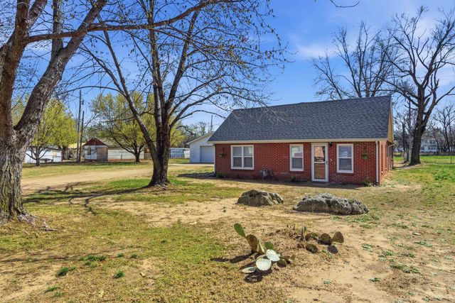 701 E 57th St S, Wichita, KS 67216