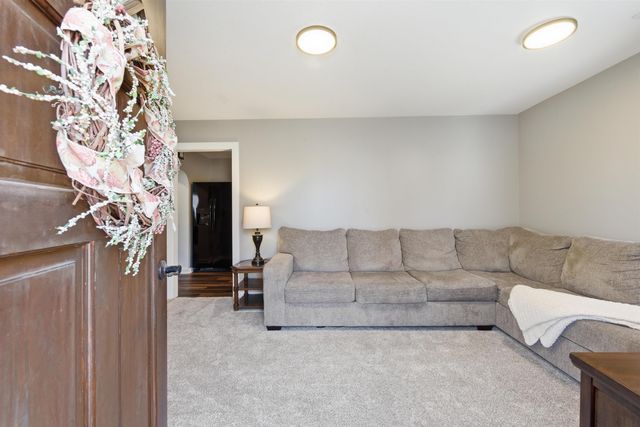 701 E 57th St S, Wichita, KS 67216