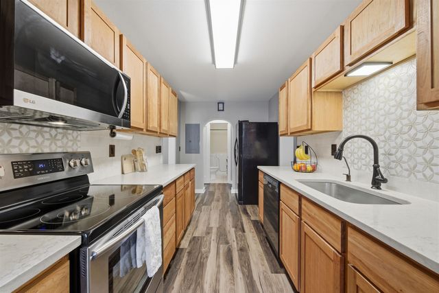 701 E 57th St S, Wichita, KS 67216