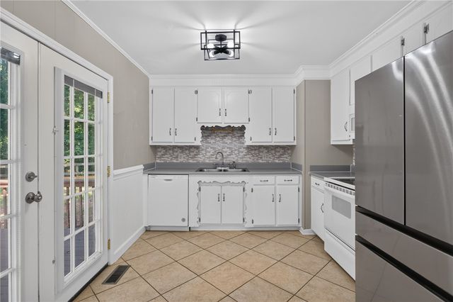 202 Hemlock Avenue, Anderson, SC 29625
