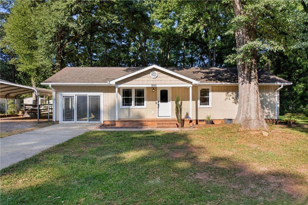202 Hemlock Avenue, Anderson, SC 29625