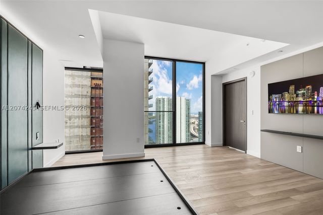 20 NE 11th Street 5102, Miami, FL 33132