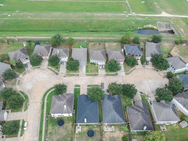 9215 Dunain Park Court, Houston, TX 77095