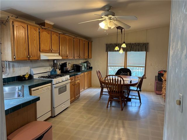 15 Kelly Lane, Coventry, RI 02816