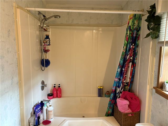 15 Kelly Lane, Coventry, RI 02816