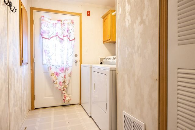 15 Kelly Lane, Coventry, RI 02816