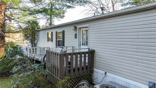 15 Kelly Lane, Coventry, RI 02816