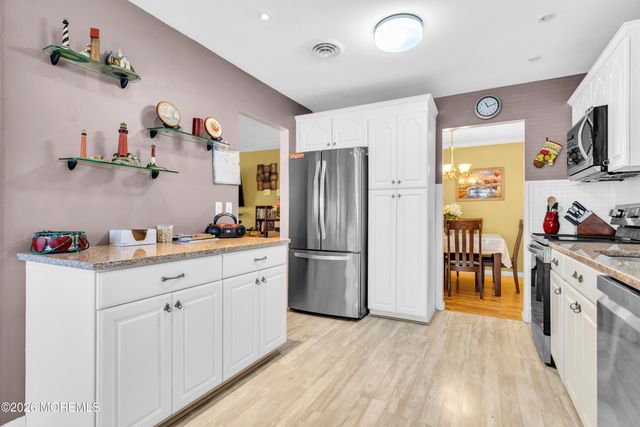 65 Chelsea Drive, Whiting, NJ 08759