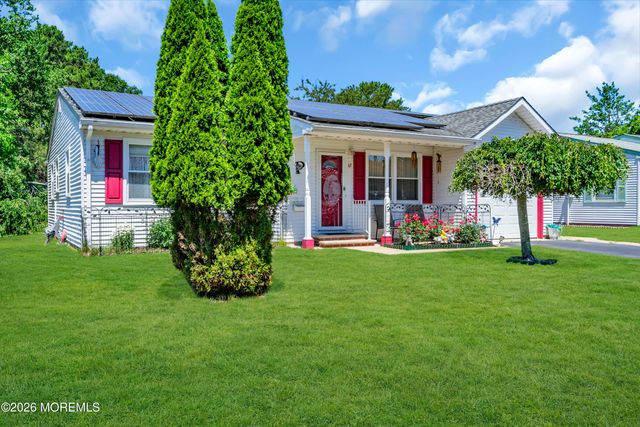 65 Chelsea Drive, Whiting, NJ 08759