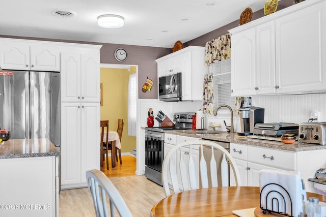 65 Chelsea Drive, Whiting, NJ 08759