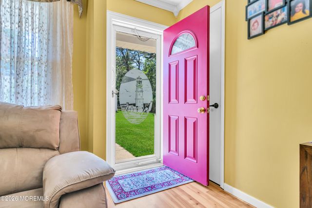 65 Chelsea Drive, Whiting, NJ 08759