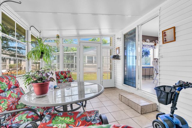 65 Chelsea Drive, Whiting, NJ 08759