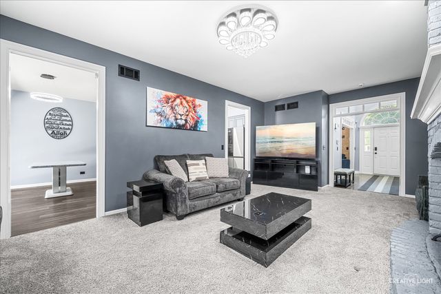 4303 Ariel Court, Naperville, IL 60564