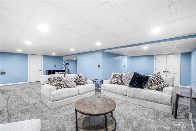 4303 Ariel Court, Naperville, IL 60564
