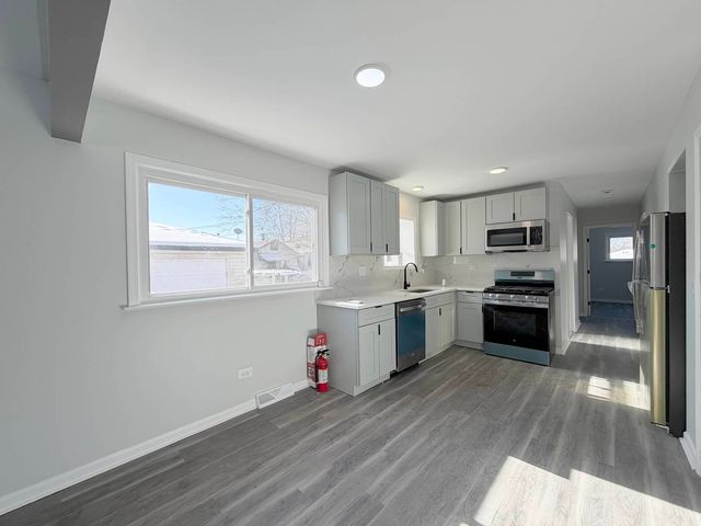 11410 S LOOMIS Street, Chicago, IL 60643