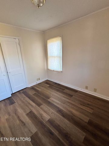 206 Long Drive, Harriman, TN 37748