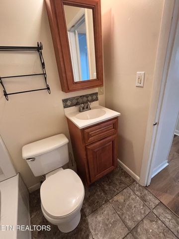 206 Long Drive, Harriman, TN 37748