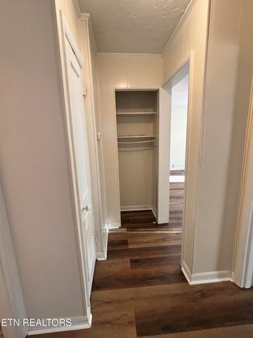 206 Long Drive, Harriman, TN 37748