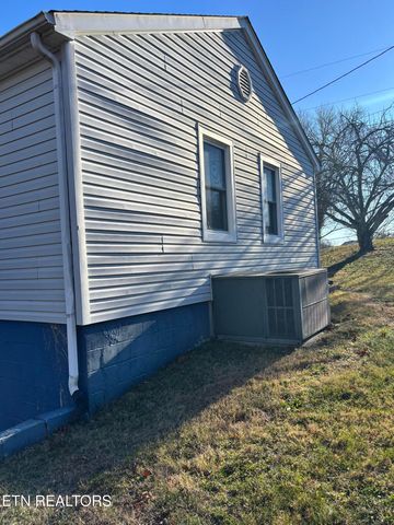 206 Long Drive, Harriman, TN 37748