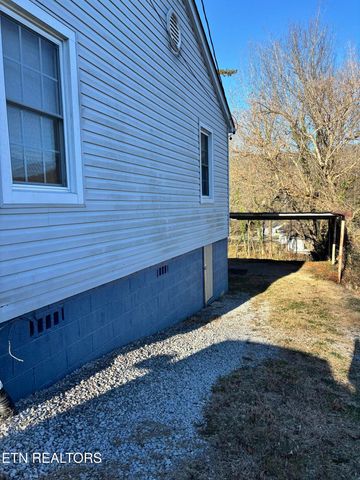 206 Long Drive, Harriman, TN 37748