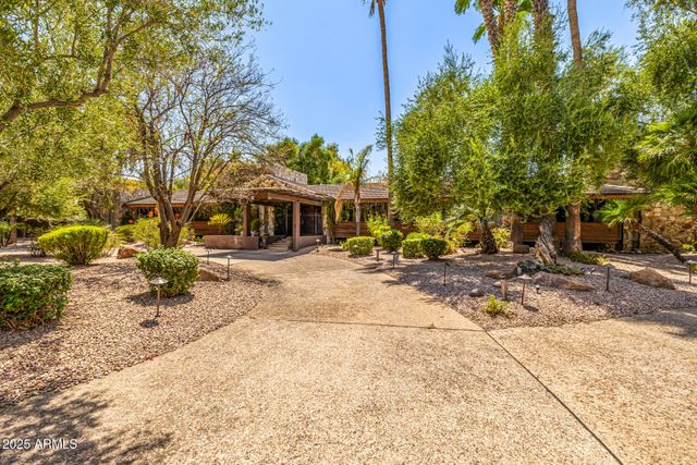 8424 N GOLF Drive, Paradise Valley, AZ 85253