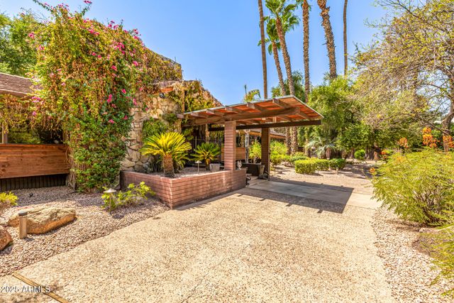 8424 N GOLF Drive, Paradise Valley, AZ 85253