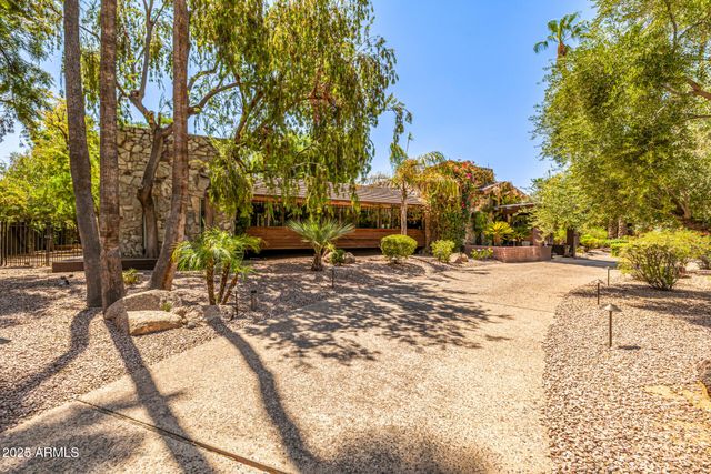 8424 N GOLF Drive, Paradise Valley, AZ 85253