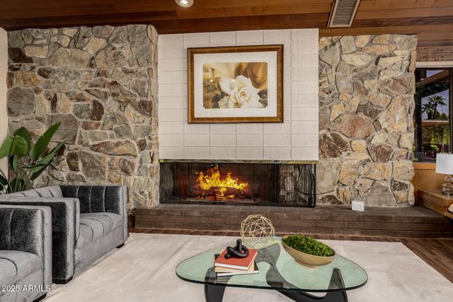 8424 N GOLF Drive, Paradise Valley, AZ 85253