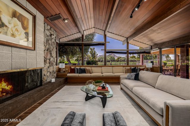 8424 N GOLF Drive, Paradise Valley, AZ 85253